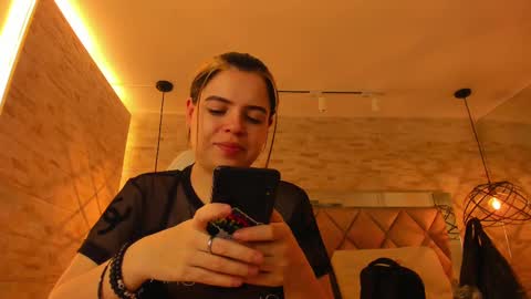  DOROTHY online show from 02-28-25, 03:04