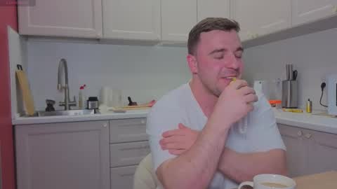 Snapshot of dosilasa chatting on 11-23-25, 07:57 Sasha online show from 11-23-25, 07:57