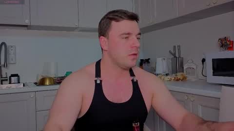 Snapshot of dosilasa chatting on 12-18-25, 04:57 Sasha online show from 12-18-25, 04:57