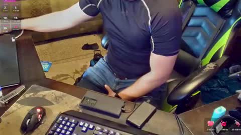 DotYourEyezez  online show from 12-28-24, 12:04