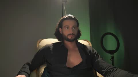 Snapshot of double_luckystrike chatting on 10-19-25, 09:04 Keen online show from 10-19-25, 09:04