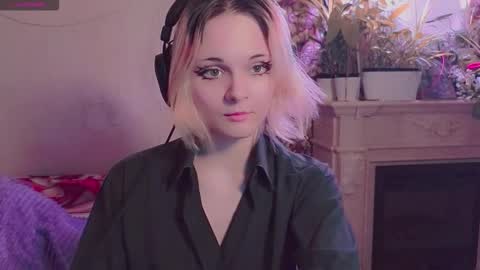 Angie online show from 11-10-25, 11:15