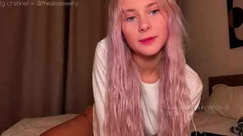 Lana  Eva  dont forget to give us a thumb up online show from 09-28-25, 05:29