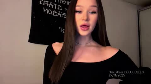 Snapshot of doublesees chatting on 11-27-25, 02:08 MOLLYYYY dont forget to give me a thumb up online show from 11-27-25, 02:08