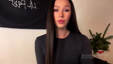 MOLLYYYY dont forget to give me a thumb up online show from 12-23-25, 02:53