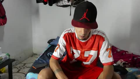 Snapshot of douglas_gallegos chatting on 05-12-26, 03:14 douglas_gallegos online show from 05-12-26, 03:14