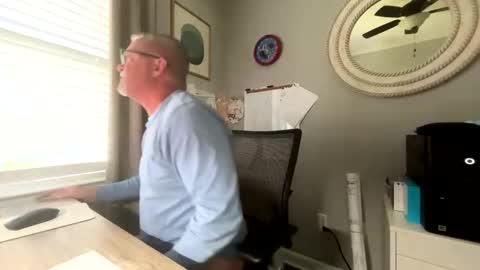 Snapshot of douglikes3xd chatting on 10-31-25, 05:14 douglikes3xd online show from 10-31-25, 05:14