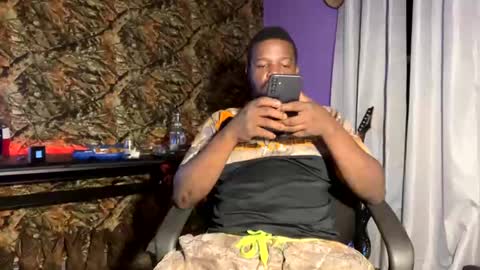 MrPirated online show from 12-25-24, 10:39