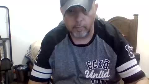 Snapshot of dr553335 chatting on 11-19-25, 09:15 Drew4ulady online show from 11-19-25, 09:15