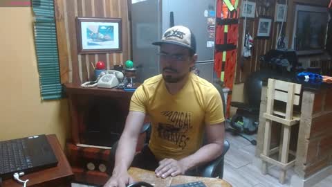 Snapshot of dr_simon84 chatting on 12-31-24, 05:22 Dr Simon online show from 12-31-24, 05:22