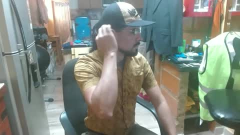 Snapshot of dr_simon84 chatting on 01-09-25, 06:04 Dr Simon online show from 01-09-25, 06:04