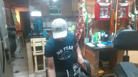 Snapshot of dr_simon84 chatting on 01-16-25, 10:02 Dr Simon online show from 01-16-25, 10:02