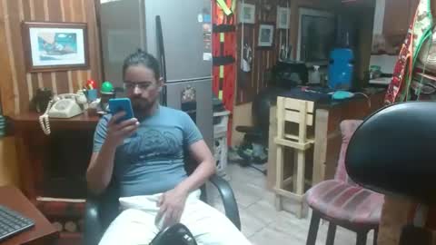 Snapshot of dr_simon84 chatting on 01-18-25, 01:30 Dr Simon online show from 01-18-25, 01:30