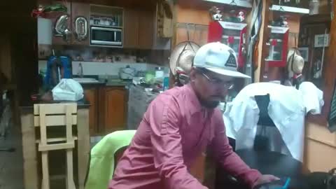 Snapshot of dr_simon84 chatting on 02-17-25, 04:09 Dr Simon online show from 02-17-25, 04:09