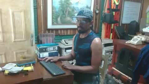 Snapshot of dr_simon84 chatting on 02-11-26, 06:46 Dr Simon online show from 02-11-26, 06:46