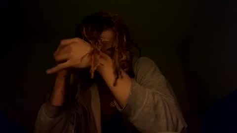 Snapshot of dracorevenge chatting on 01-12-25, 07:43 dracorevenge online show from 01-12-25, 07:43