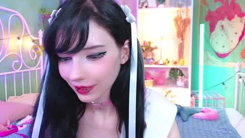 Draculaura online show from 12-04-24, 03:15