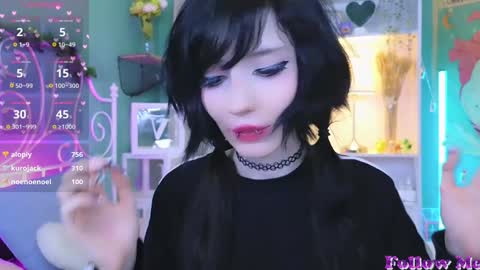 Draculaura online show from 12-26-24, 03:27