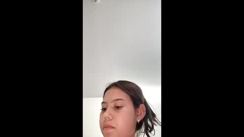 Snapshot of draculaura_x chatting on 04-02-26, 04:10 Laura online show from 04-02-26, 04:10