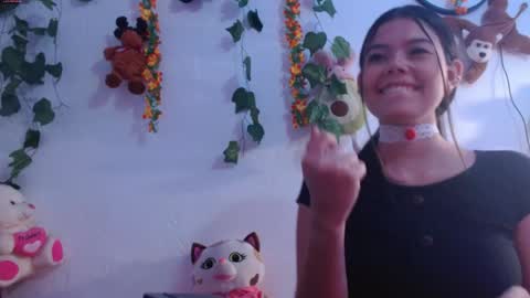 Laura online show from 05-03-26, 01:55