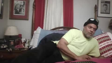 Snapshot of dragomoon70 chatting on 02-04-26, 12:27 dragomoon70 online show from 02-04-26, 12:27