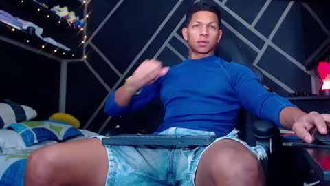 Snapshot of drake_jhonson08 chatting on 11-16-25, 03:12 Drake online show from 11-16-25, 03:12