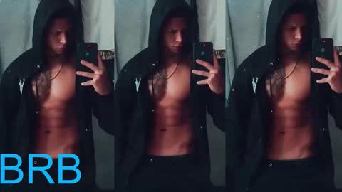 Snapshot of drake_jhonson08 chatting on 12-16-25, 03:55 Drake online show from 12-16-25, 03:55