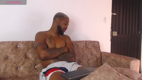 Snapshot of drake_nassir4 chatting on 04-01-26, 01:41 ---Drake--- online show from 04-01-26, 01:41