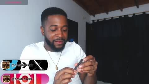 Snapshot of drake_nassir4 chatting on 05-16-26, 03:03 ---Drake--- online show from 05-16-26, 03:03