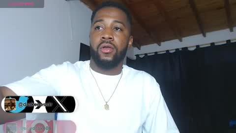 Snapshot of drake_nassir4 chatting on 05-21-26, 04:52 ---Drake--- online show from 05-21-26, 04:52