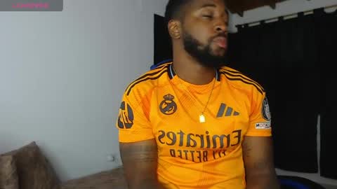 Snapshot of drake_nassir4 chatting on 05-28-26, 04:21 ---Drake--- online show from 05-28-26, 04:21