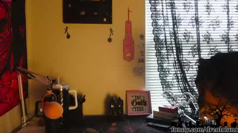 Snapshot of drealaluna chatting on 04-13-26, 03:50 Goddess Drea online show from 04-13-26, 03:50