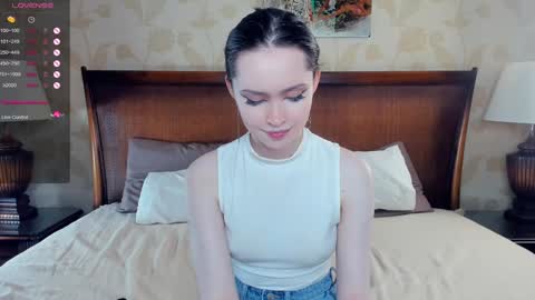 Hi Im Monika Welcome to my room online show from 09-12-25, 08:53
