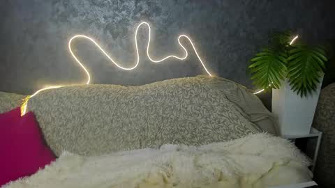 Olivia online show from 04-24-26, 02:36