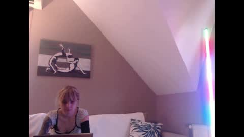 A girl online show from 12-02-24, 07:47