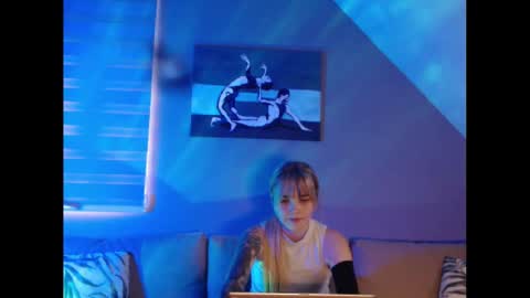 A girl online show from 01-17-25, 07:51