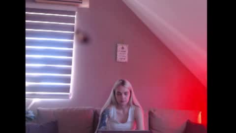 Snapshot of dreamcatcherfantasy chatting on 05-28-26, 07:27 A girl online show from 05-28-26, 07:27