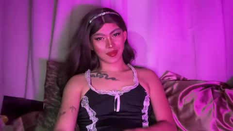 Snapshot of dreamcome_truexx chatting on 05-26-26, 01:07 true online show from 05-26-26, 01:07