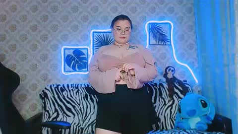 Snapshot of dreamforyoue2 chatting on 09-15-25, 08:20 dreamforyoue2 online show from 09-15-25, 08:20