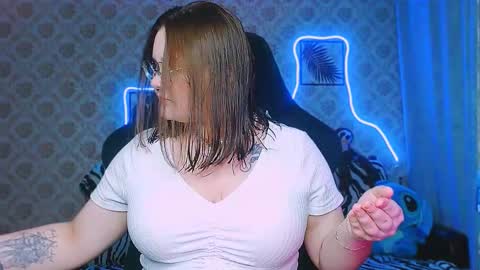 Snapshot of dreamforyoue2 chatting on 09-17-25, 06:53 dreamforyoue2 online show from 09-17-25, 06:53