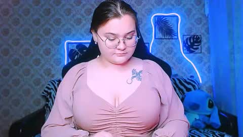 Snapshot of dreamforyoue2 chatting on 11-13-25, 08:08 dreamforyoue2 online show from 11-13-25, 08:08