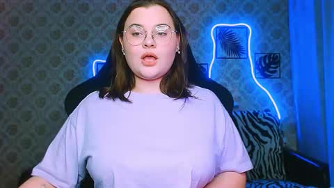 Snapshot of dreamforyoue2 chatting on 12-15-25, 08:35 dreamforyoue2 online show from 12-15-25, 08:35