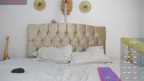 Sophia online show from 03-02-25, 07:34