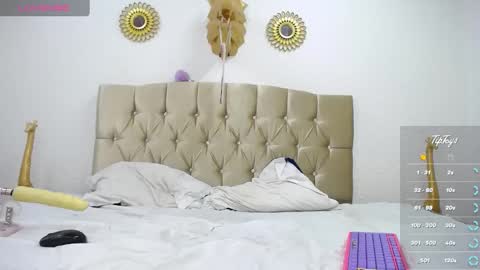 Sophia online show from 03-09-25, 08:21