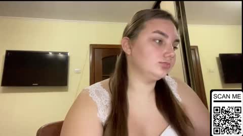 Mila online show from 11-11-25, 03:39