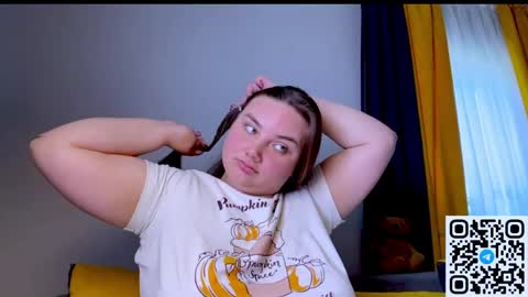 Mila online show from 05-23-26, 02:32