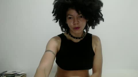 Snapshot of dreamylatina chatting on 01-18-25, 10:49 DreamyLatina online show from 01-18-25, 10:49