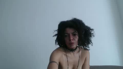 Snapshot of dreamylatina chatting on 10-18-25, 03:57 DreamyLatina online show from 10-18-25, 03:57