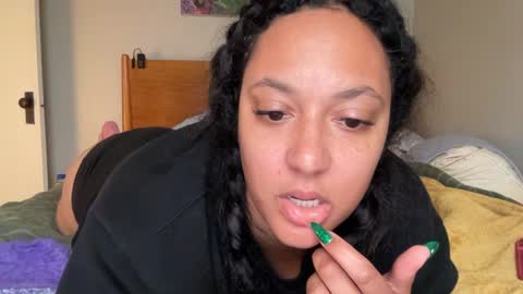 RIRI OR DREAMY online show from 12-22-24, 07:52