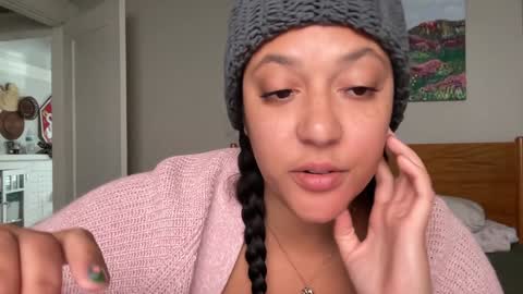 RIRI OR DREAMY online show from 01-25-25, 08:31